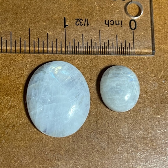 Two Rainbow Moonstone Cabochons - Picture 5 of 13